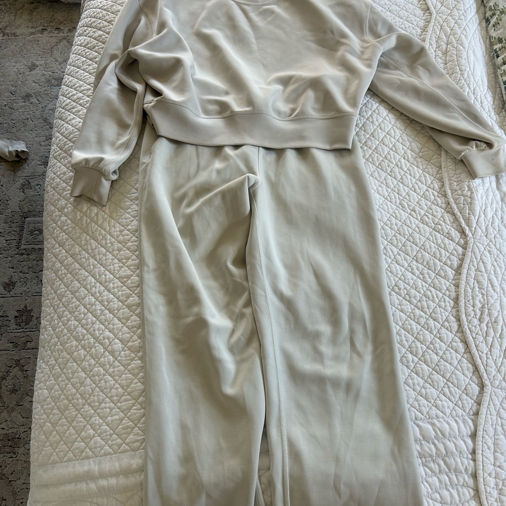 Lululemon Softstreme Sweatshirt/pants